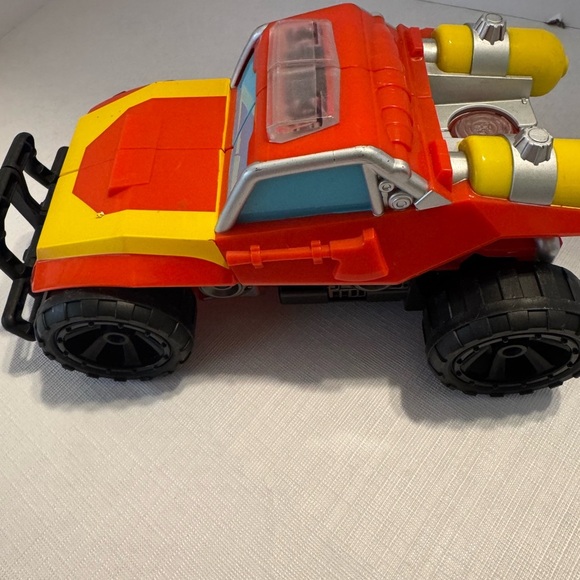 Hasbro #E1988 Heroes Transformers Hot Shot 10” - Picture 5 of 7